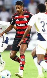 Flamengo vence LDU no Maracanã e depende apenas de si na Libertadores